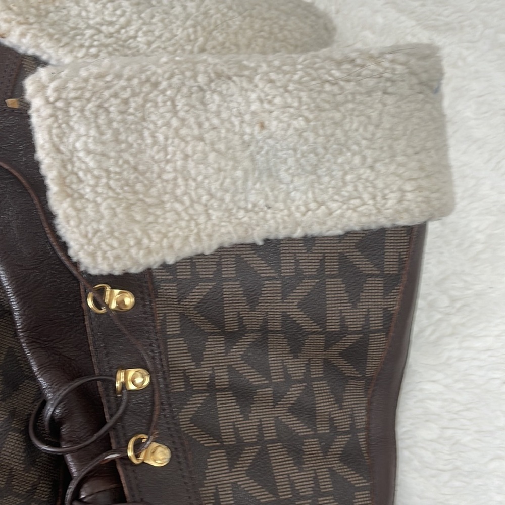 Amazing Michael Korda Boots